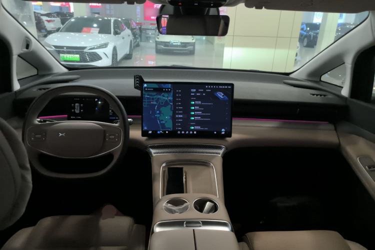 Used XPeng X9 2024 702 Ultra-Long Range Max
