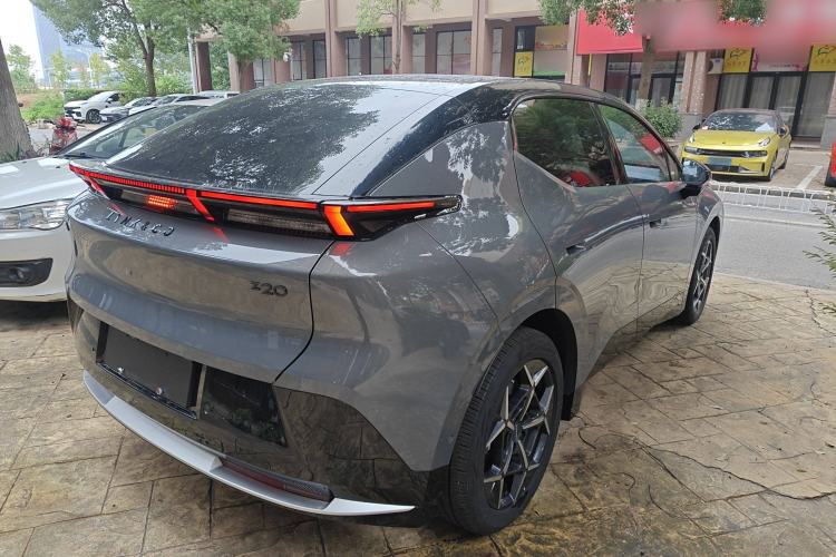 Used Lynk & Co Z20 2025 530 km Range Rear-Wheel Drive Max
