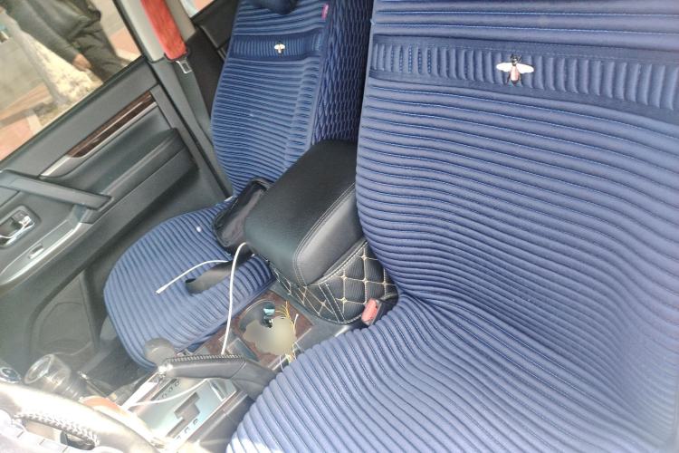 Used Mitsubishi Pajero 
