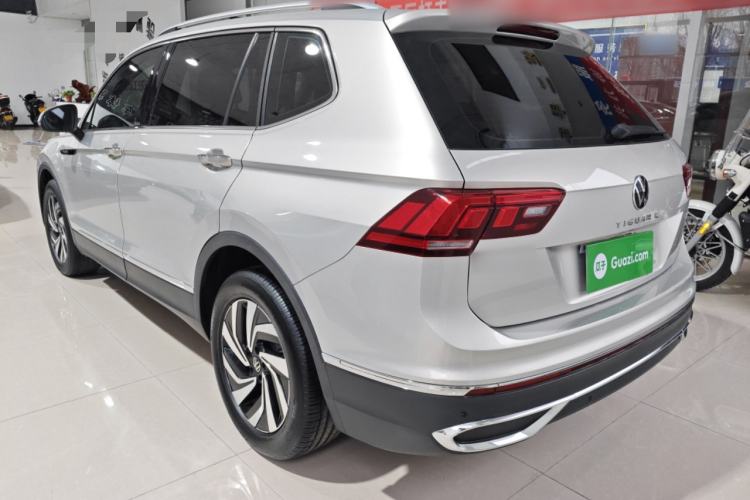 Used Volkswagen Tiguan L 2023 330TSI Automatic Two-Wheel Drive Smart Edition

