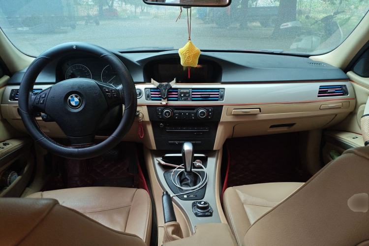 Used BMW 3 Series 2010 320i Luxury Model