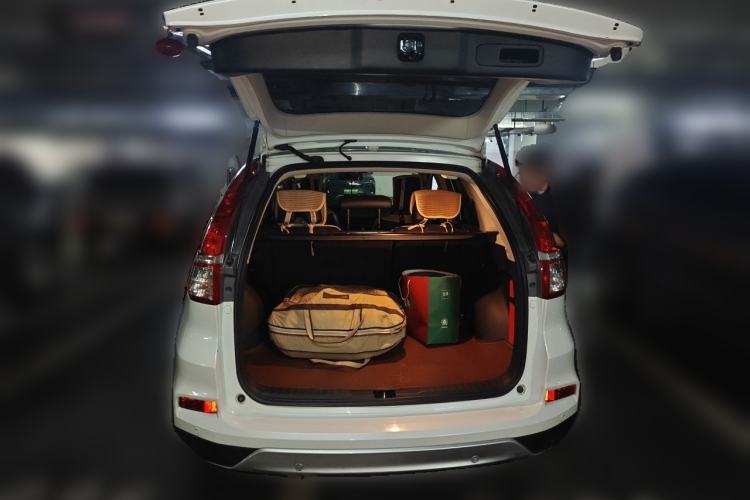 Used Honda CR-V 2015 2.4L two-wheel drive luxury version Trunk