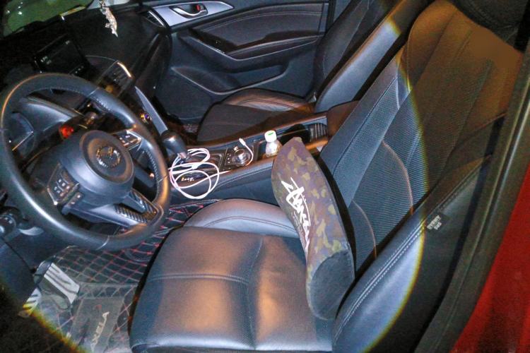 Used Mazda 3 Axela 2017 Hatchback 2.0L Automatic Sport Model China V Emission Standard Left Front Seat