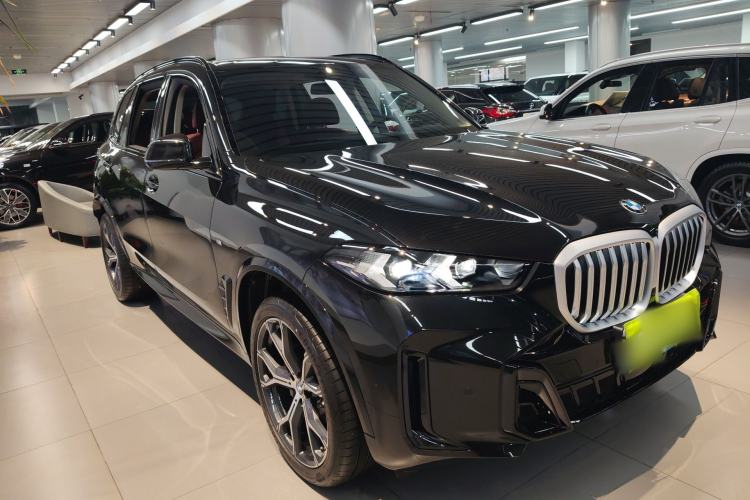 Used BMW X5 2026 Model, xDrive 30Li Prestige M Sport Night Package Front Right 45 Deg
