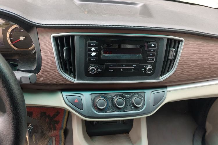 Used FORTHING Lingzhi 2019 M5L 1.6L 9-Seater Base Model China VI Standard