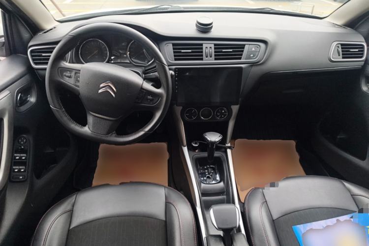 Used Citroen C3-XR 2015 1.6L Automatic Pioneer Model Center Console