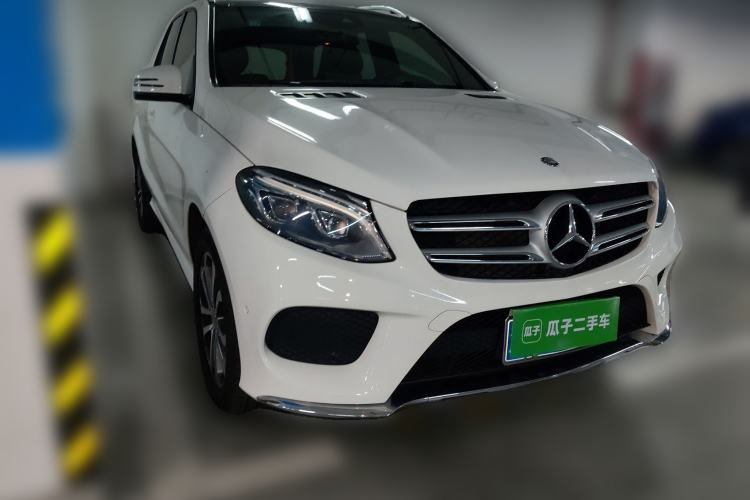 Used Mercedes-Benz GLE 2017 GLE 320 4MATIC Dynamic Model Front Right 45 Deg