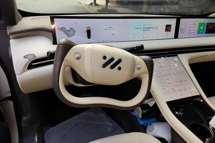 Used IM LS7 2023 90 kWh Elite Rear-Drive Version
