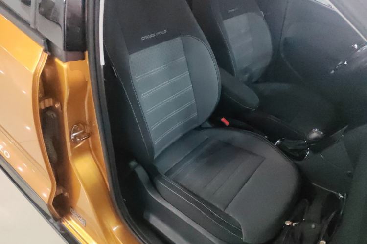 Used Volkswagen Polo 2016 1.6L Cross Polo Automatic Right Front Seat