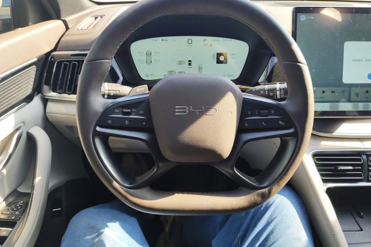 Used BYD Song PLUS New Energy 2025 EV Intelligent Driving Edition 520km Luxury Model
