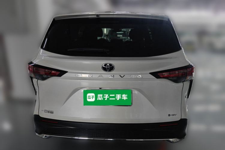 Used Toyota Granvia 2024 2.5L Hybrid Comfort Edition
