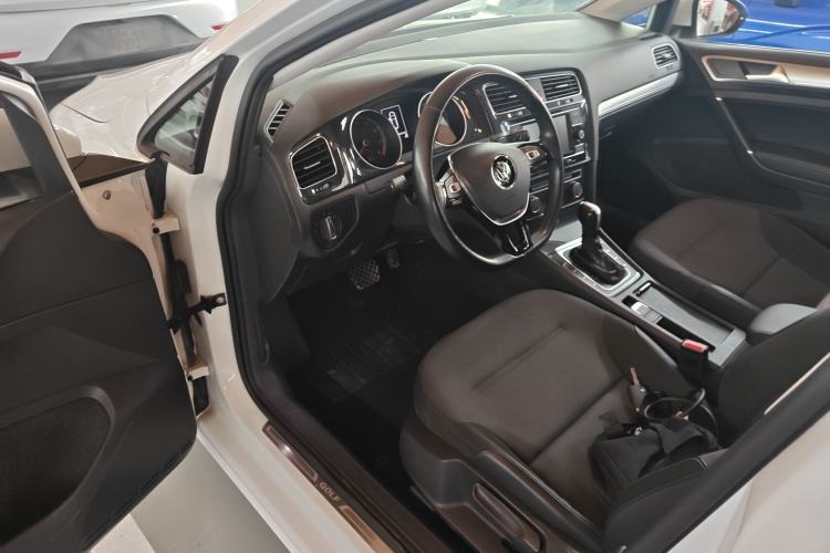 Used Volkswagen Golf 2018 230TSI Automatic Comfort Model Driver Seat