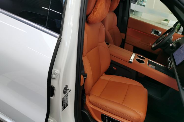 Used Li Auto L8 2025 Ultra Smart Refreshed Edition
