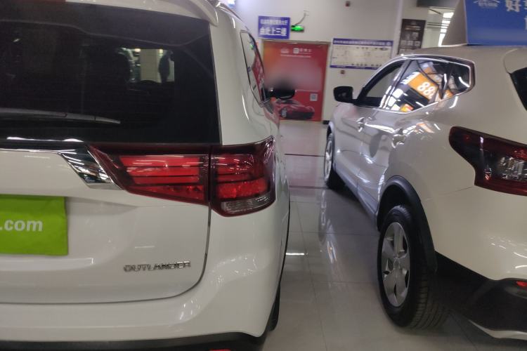 Used Mitsubishi Outlander 2020 2.0L Two-Wheel Drive Enjoyment Version 5 Seats Right Rear Taillight