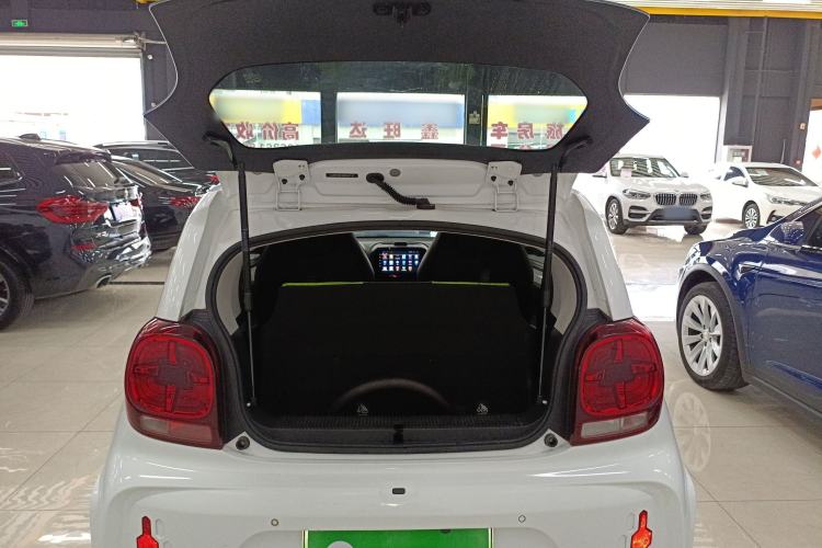 Used Roewe Clever 2021 302 km New Four-Seater Super-Efficient Version Trunk