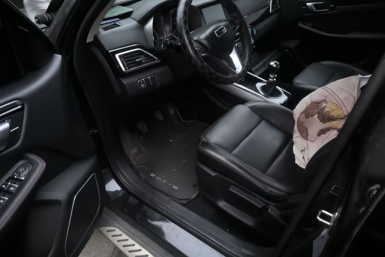 Used Zotye Domy X5 2016 1.5T Manual Luxury 7-Seater Model China IV Standard Driver Seat