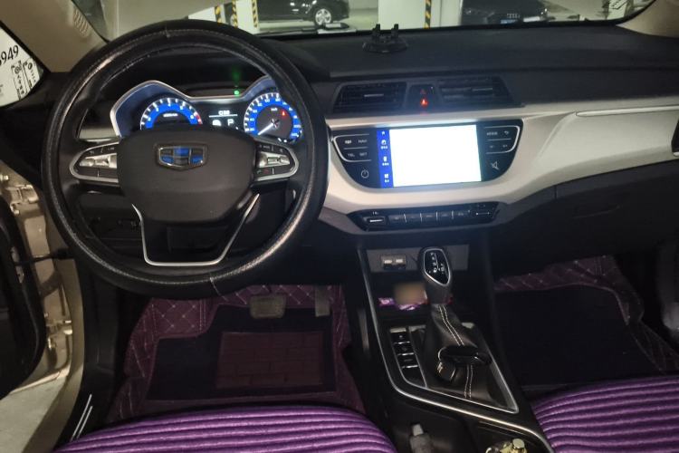 Used Geely Auto Vision X3 2019 Upgraded Model 1.5L CVT Prestige Version Center Console