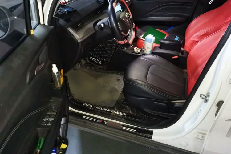 Used NETA V 2021 Long-Range Entertainment Edition Upgrade Model Driver Seat