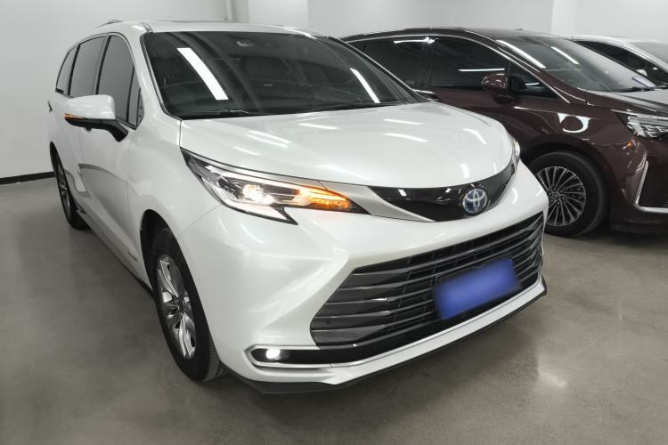 Used Toyota Sienna 2023 2.5L Hybrid Luxury Edition