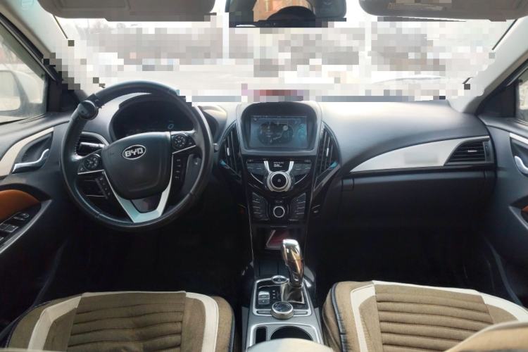 Used BYD Qin New Energy 2015 1.5T Dual-Crown Flagship Edition
