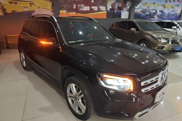 Used Mercedes-Benz GLB 2022 Refresh GLB 200 Dynamic Edition Front Right 45 Deg