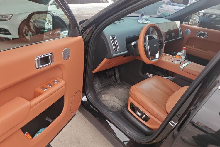 Used Li Auto L8 2024 Pro Model
