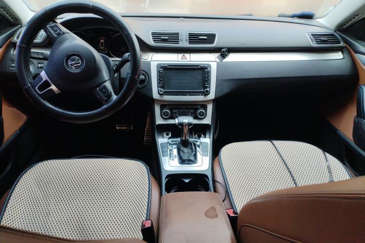 Used Volkswagen FAW-Volkswagen CC 2011 2.0 TSI Luxury Edition Center Console