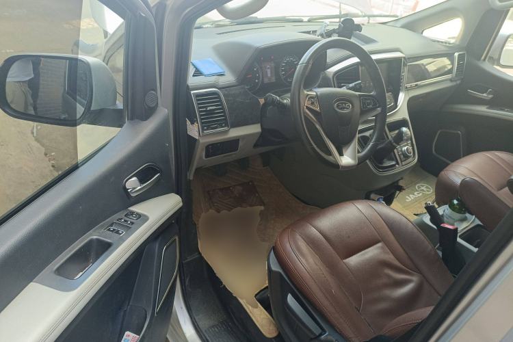 Used JAC Refine M4 2016 2.0L Manual Luxury Version