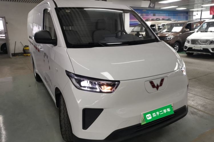 Used Wuling Yangguang 2024 300km Range Practical Window-Sealed Version 60kW Front Right 45 Deg
