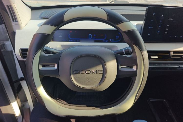 Used Geely Galaxy Panda 2024 Panda Mini 200km Endurance Bear
