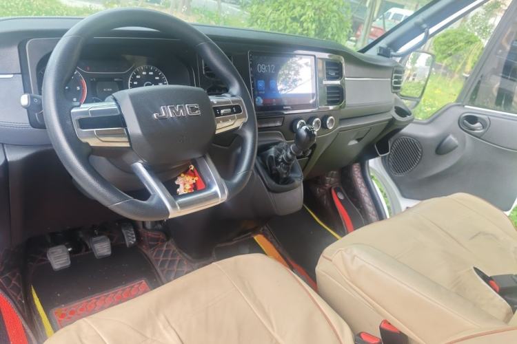 Used JMC Fushun 2025 2.0T 6MT Diesel Extended-Wheelbase High-Roof Commercial Van—2/3 Seats