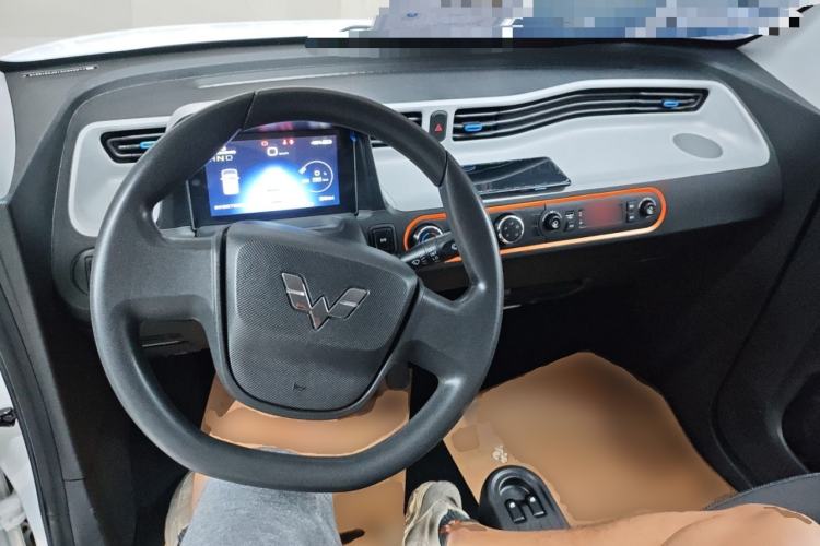 Used Wuling Hongguang MINIEV 2022 Zizai Version Lithium Iron Phosphate Center Console