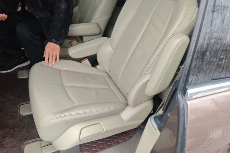 Used Buick GL8 2018 28T Luxury Model China VI Standard Left Rear Seat