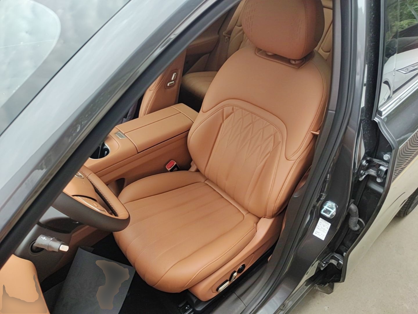 Dongfeng Aeolus L8 2025 Model 185KM Dream Edition — снимка 17