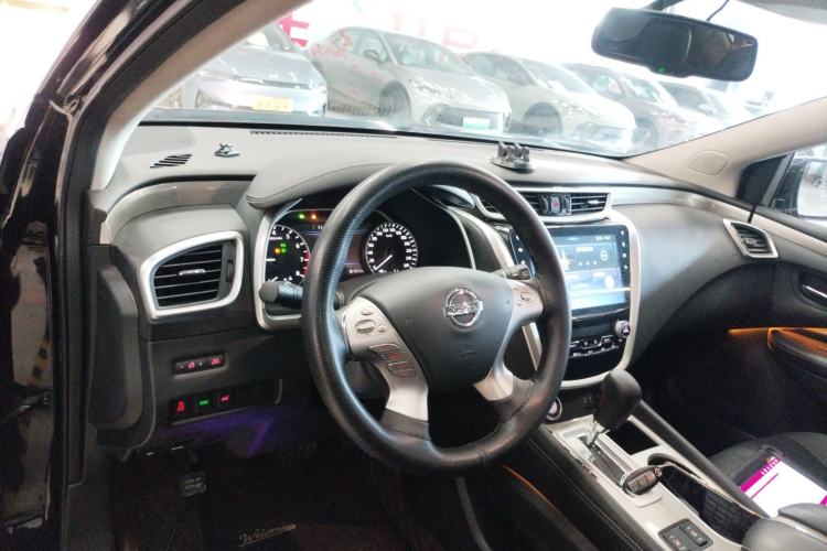 Used Nissan Murano 2019 2.5L XL Two-Wheel Drive Smart Connect Luxury Edition China VI Standard