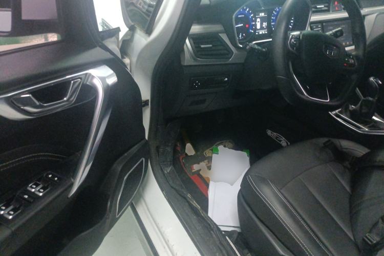 Used Geely Auto Vision X3 2019 Upgraded Model 1.5L Manual Elite Version Driver Seat