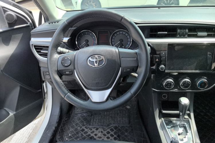 Used Toyota Corolla 2014 1.6L CVT GL-i Leather Edition Steering Wheel