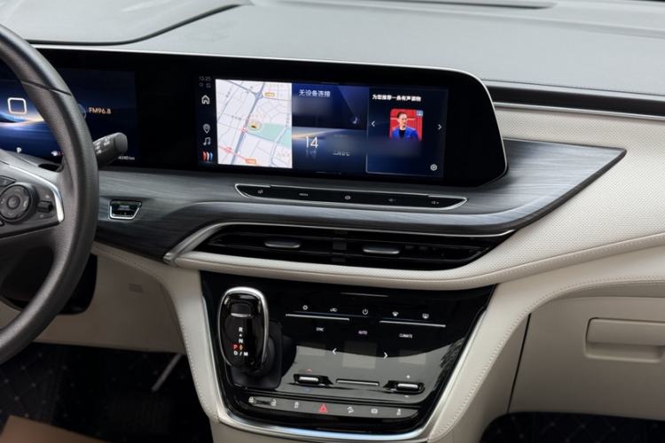 Used Buick GL8 2023 ES Lu Zun Comfort Model Interior 5