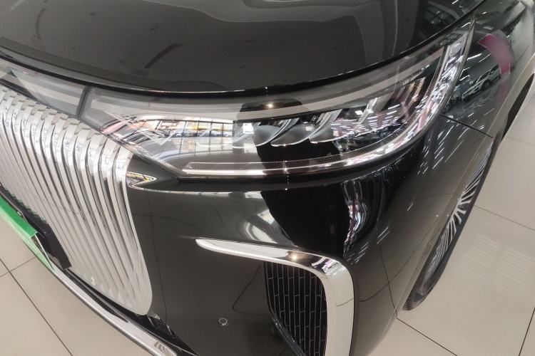 Used VOYAH Dream 2025 PHEV Four-Wheel-Drive Flagship Kunpeng Edition
