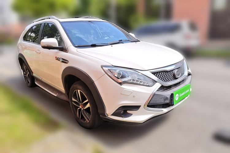 Used BYD Tang New Energy 2015 2.0T Four-Wheel-Drive Flagship Model Front Right 45 Deg