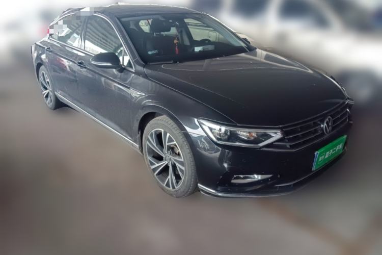 Used Volkswagen Magotan 2020 330TSI DSG Luxury Edition Front Right 45 Deg