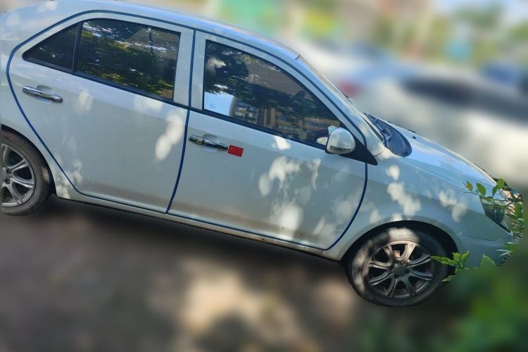 Used Geely Auto Diamond 2015 Sedan 1.5L Manual SuperDeluxe Model
