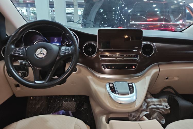 Used Mercedes-Benz V-Class 2020 V 260 Avantgarde Edition