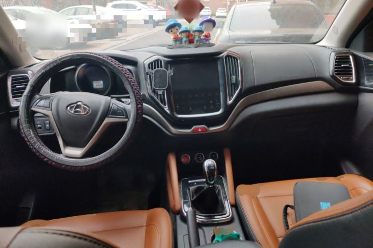 Used CHANGAN OSHAN CX70 2017 CX70T 1.5T Manual High-Performance Edition Center Console