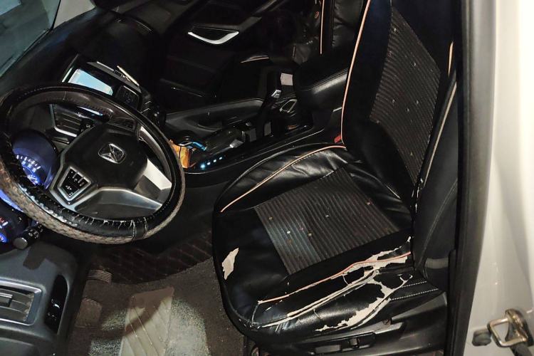 Used JMC Yusheng S350 2016 2.0T Automatic Two-Wheel Drive Gasoline Luxury Version with Sunroof 5 Seats
