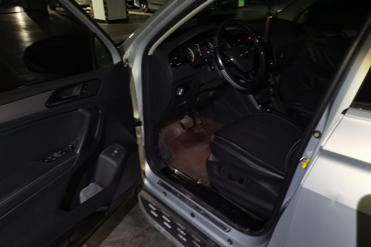 Used Volkswagen Tiguan L 2019 Revised 330TSI Automatic Two-Wheel Drive Smart & Luxury Edition China VI Standard