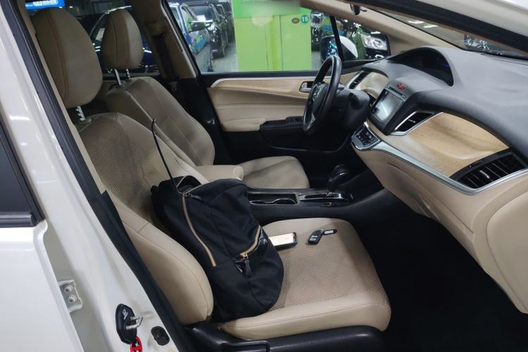 Used Honda Jade 2014 1.8L Automatic Comfort Elite Version 5 Seats Right Front Seat