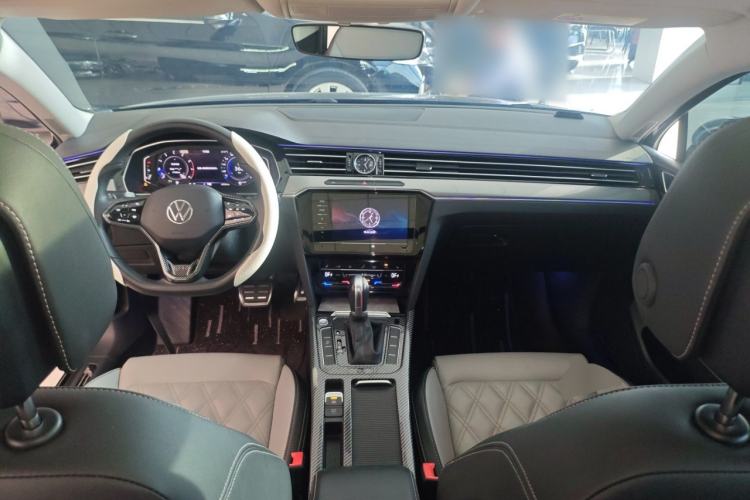 Used Volkswagen Magotan 2023 2 Million Units Limited Edition 330TSI DSG Leading Version