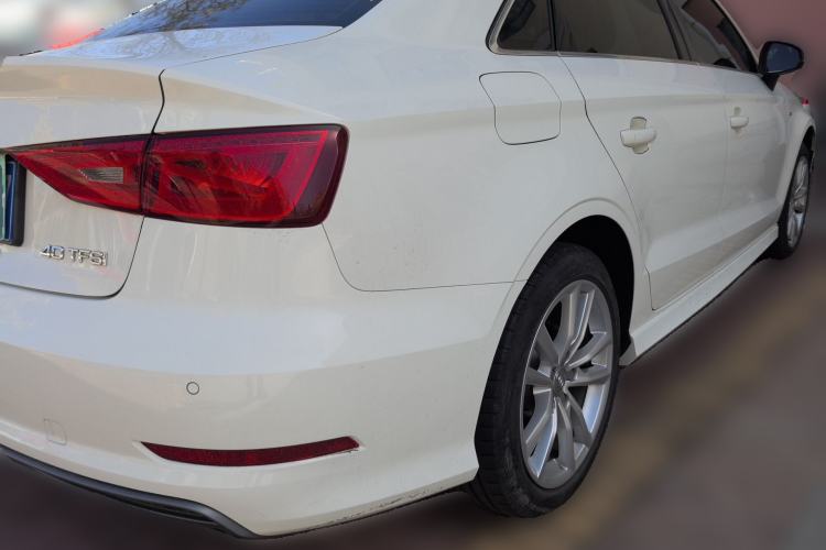 Used Audi A3 2014 Limousine 40 TFSI S line Comfort Model
