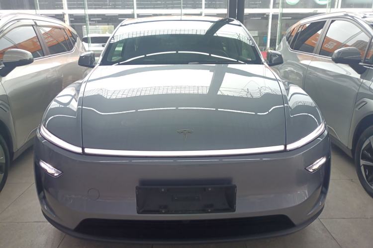 Used Tesla Model Y 2025 Rear-Wheel-Drive Version
